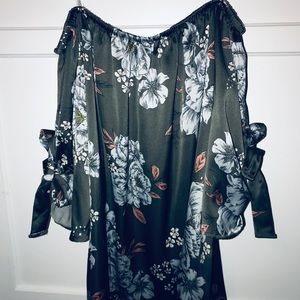 Vine & Love - off the shoulder blouse EUC